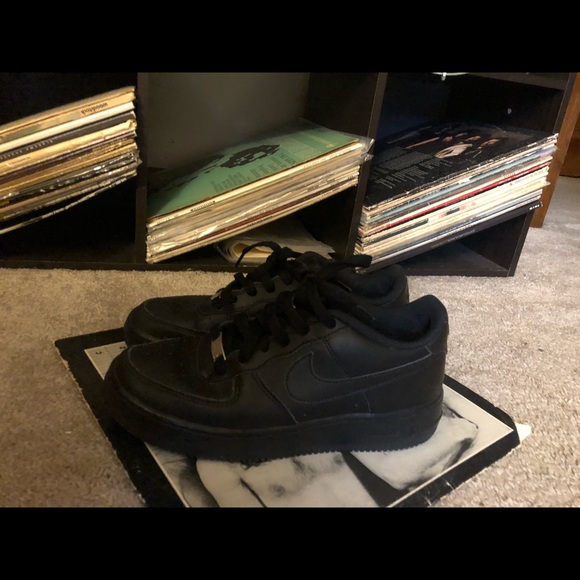Nike Black Women's Sneakers - Picture 5 of 5